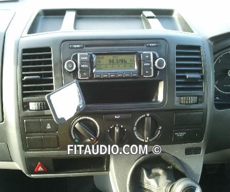 How to remove a VW Transporter car stereo - (2005 Onwards) 